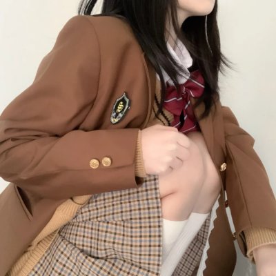 向天真的女生投降